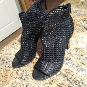 Calvin Klein Weave Peep Toe Ankle Heeled Boot Black Zip Up Women's 8.5